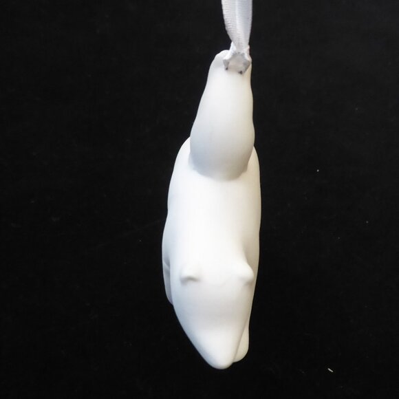 NEW 3.5” FINE WHITE PORCELAIN POLAR BEAR & CUB HOLIDAY CHRISTMAS ORNAMENT - Picture 5 of 11